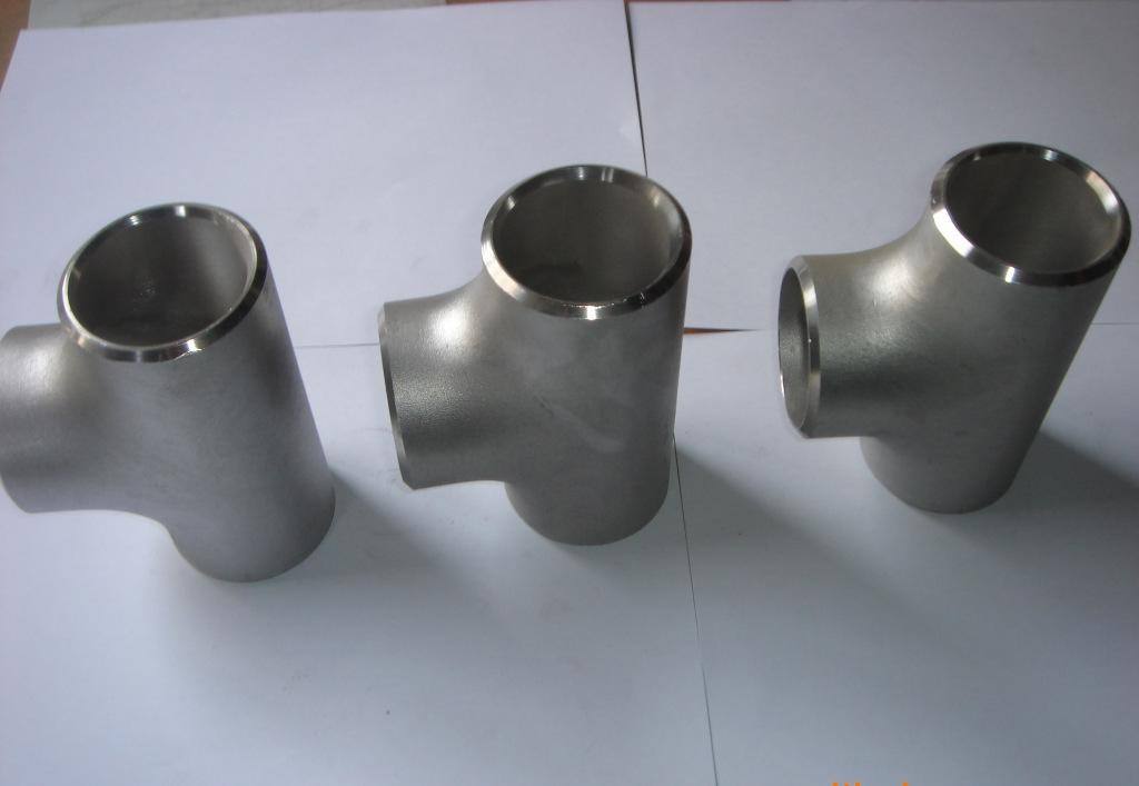 碳鋼三通